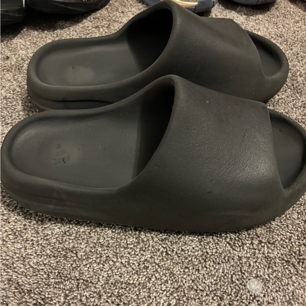 Adidas Yeezy slides - “Onyx”